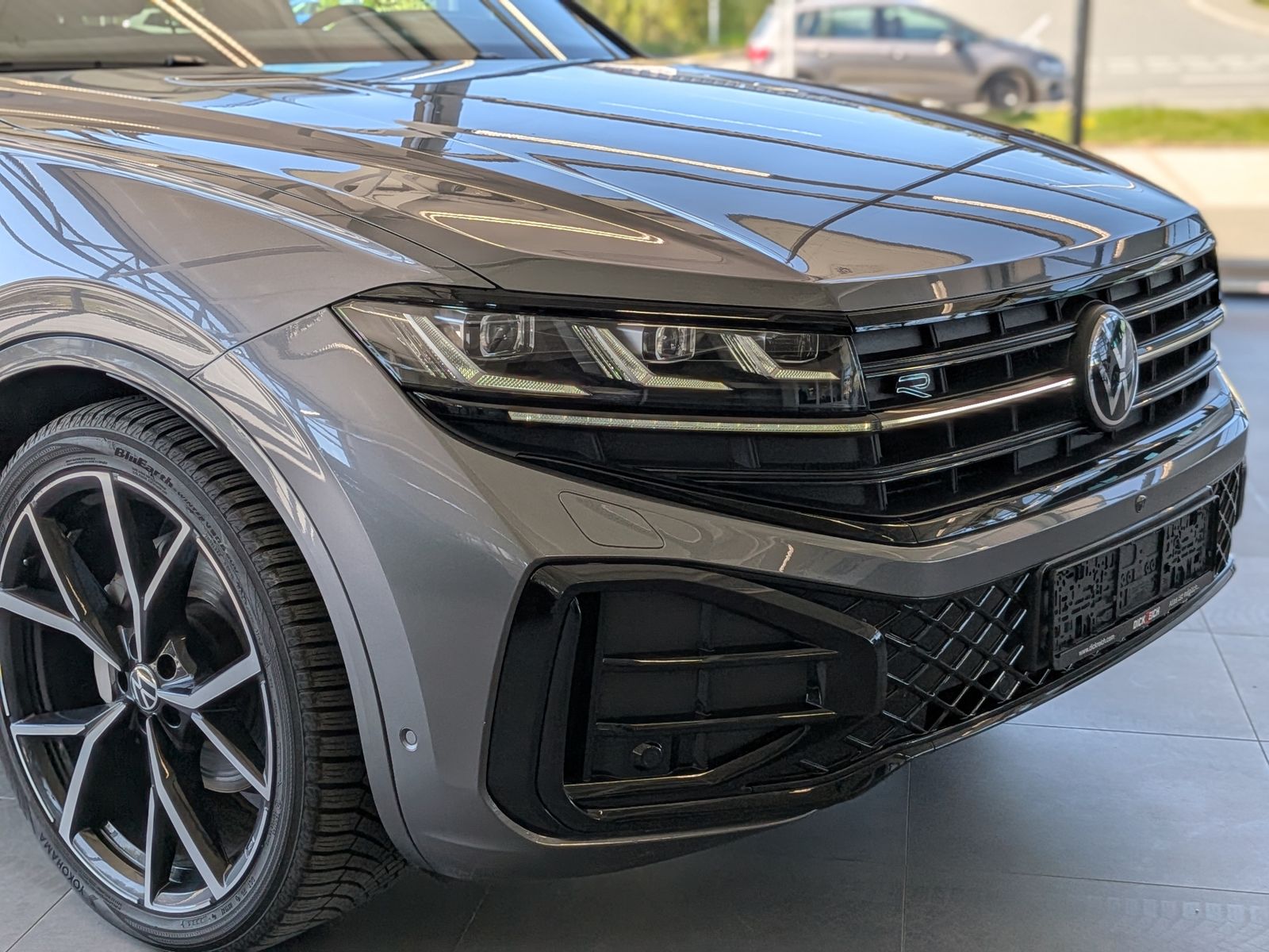Fahrzeugabbildung Volkswagen Touareg 3.0TDI 4M R-Line VOLL Black 22" UPE 114T