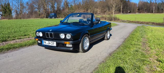 BMW E30 320i Cabrio Leder Tüv neu