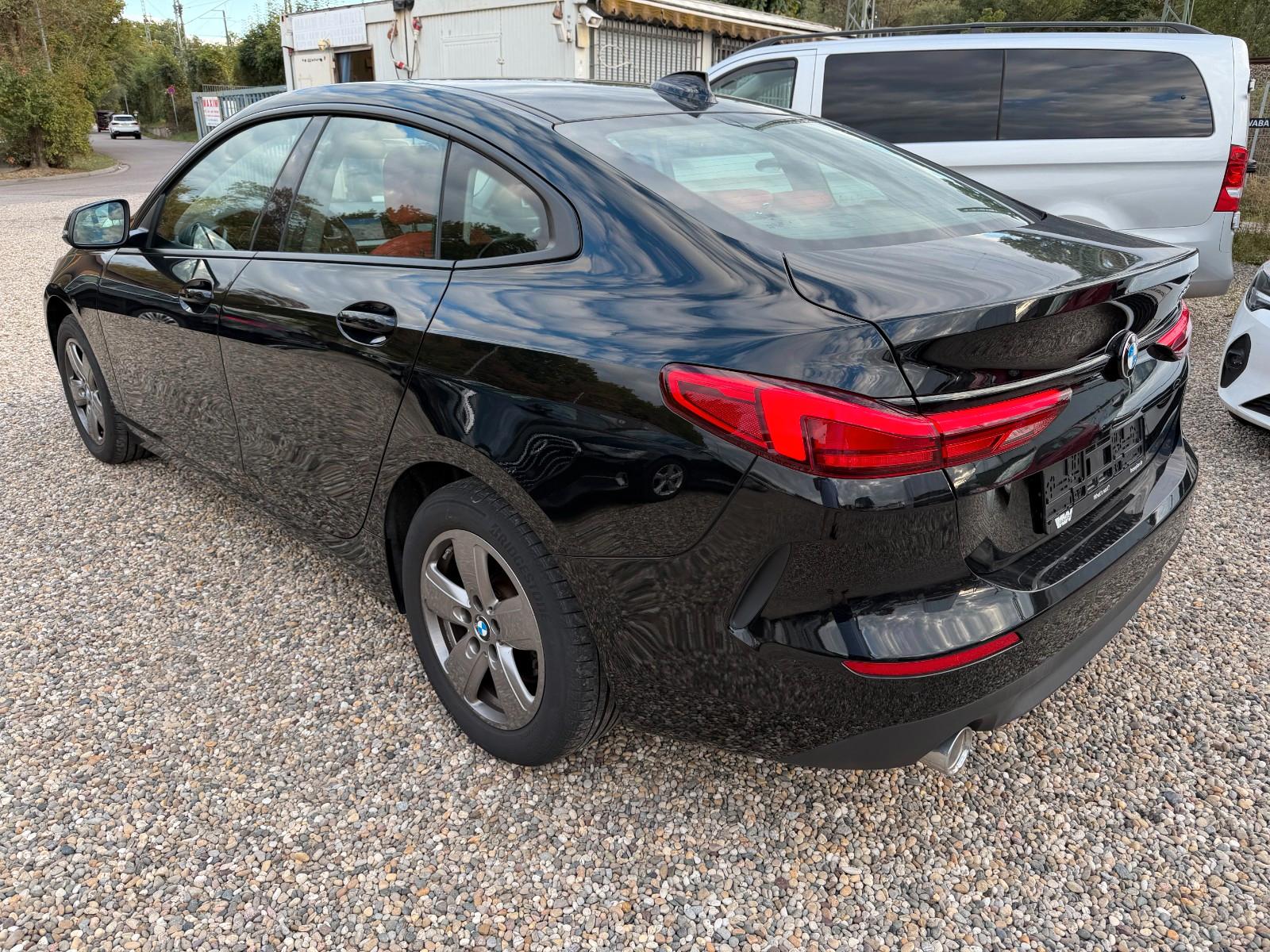 BMW 216 Gran Coupe Advantage+LEDR+LED+AHK+L/SHZ+Live