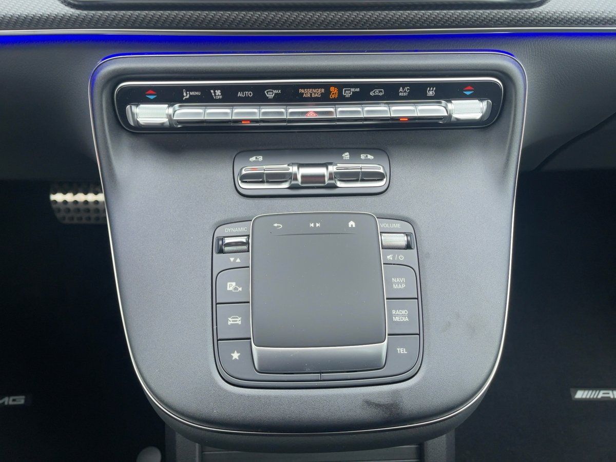 Fahrzeugabbildung Mercedes-Benz V 300 d 4M lang AMG/Night/Pano/360°/Airmatic/AHK