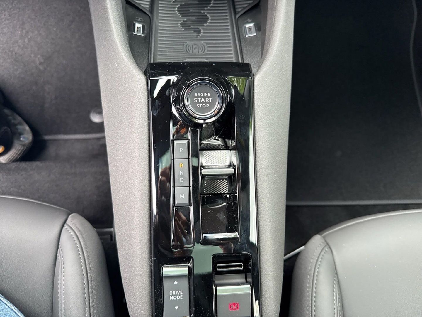 Fahrzeugabbildung Alfa Romeo Junior Black-Friday-Deals Ibrida SPECIALE Panora