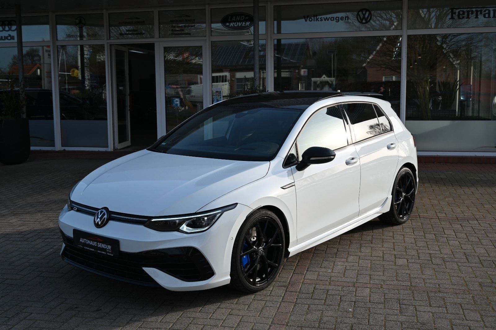 Volkswagen Golf VIII Lim. R 4Motion ACC PANO R-SPORT foto 2