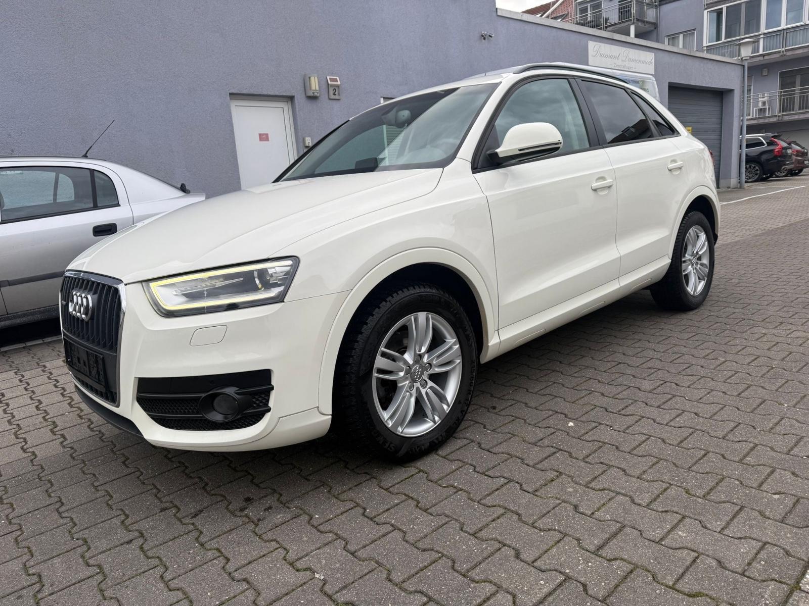 Audi Q3 2.0 TFSI quattro S-Trinic 4x4 PDC-2 Hand Navi