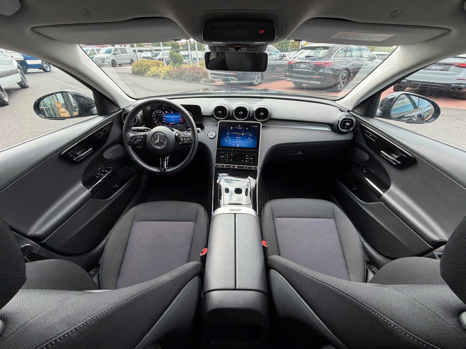 Fahrzeugabbildung Mercedes-Benz C 200d T RFK+SpurhaltA+EinparkP+SpiegelP+LED+IHC