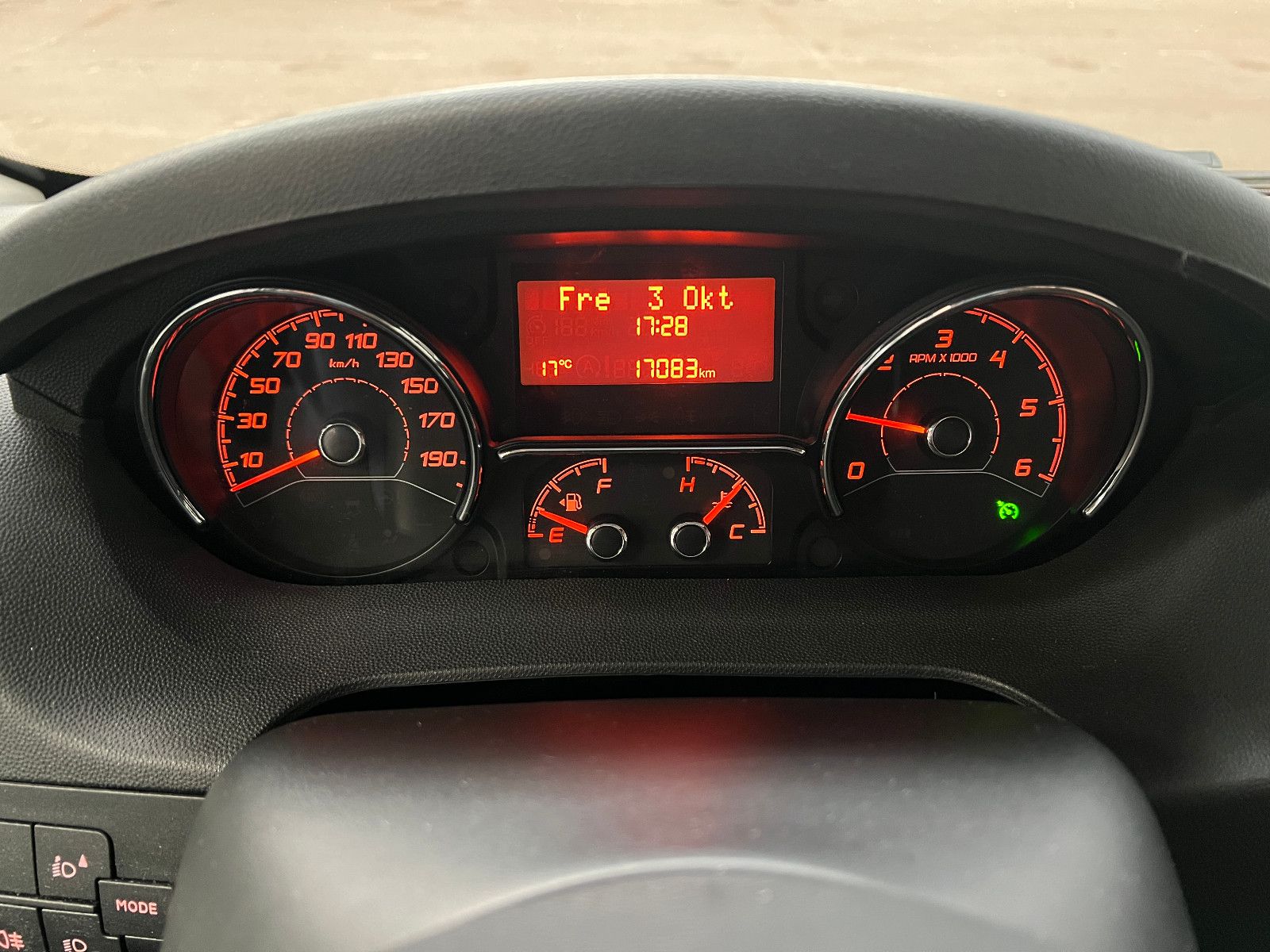 Fahrzeugabbildung Carado T 348 FIAT DUCATO 150 PS *1.HAND*DACHKLIMA*