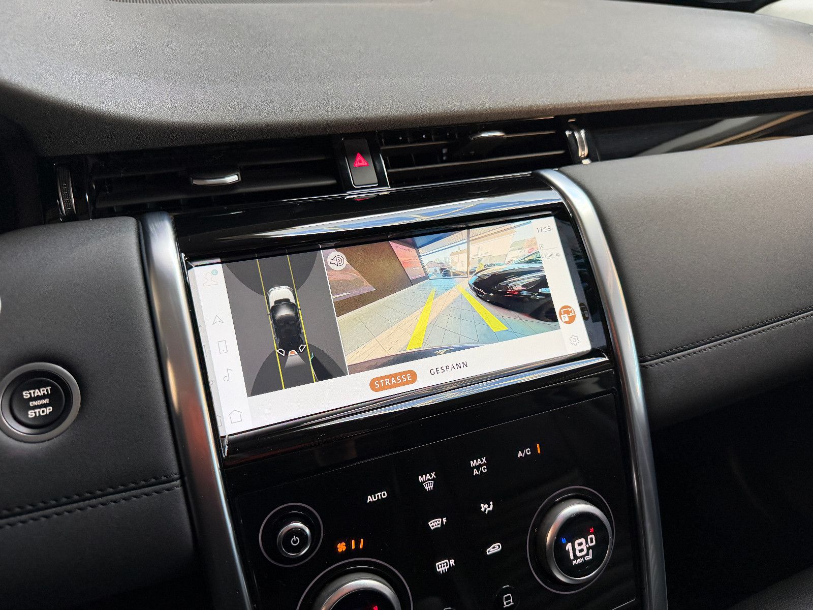 Fahrzeugabbildung Land Rover Discovery Sport SE AWD/PANO/KAMERA/LEDER/LED
