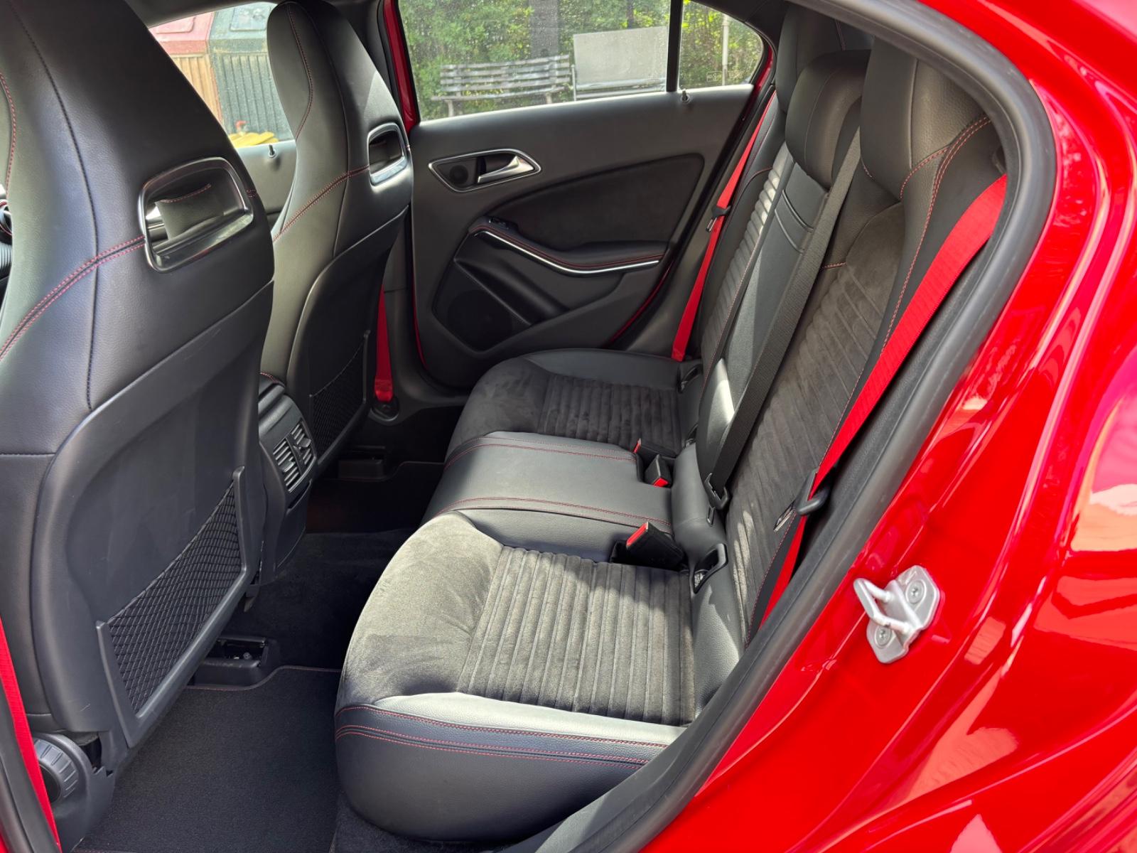 Mercedes-Benz A 250 AMG Line  Harman-Kardon Navi TÜV NEU