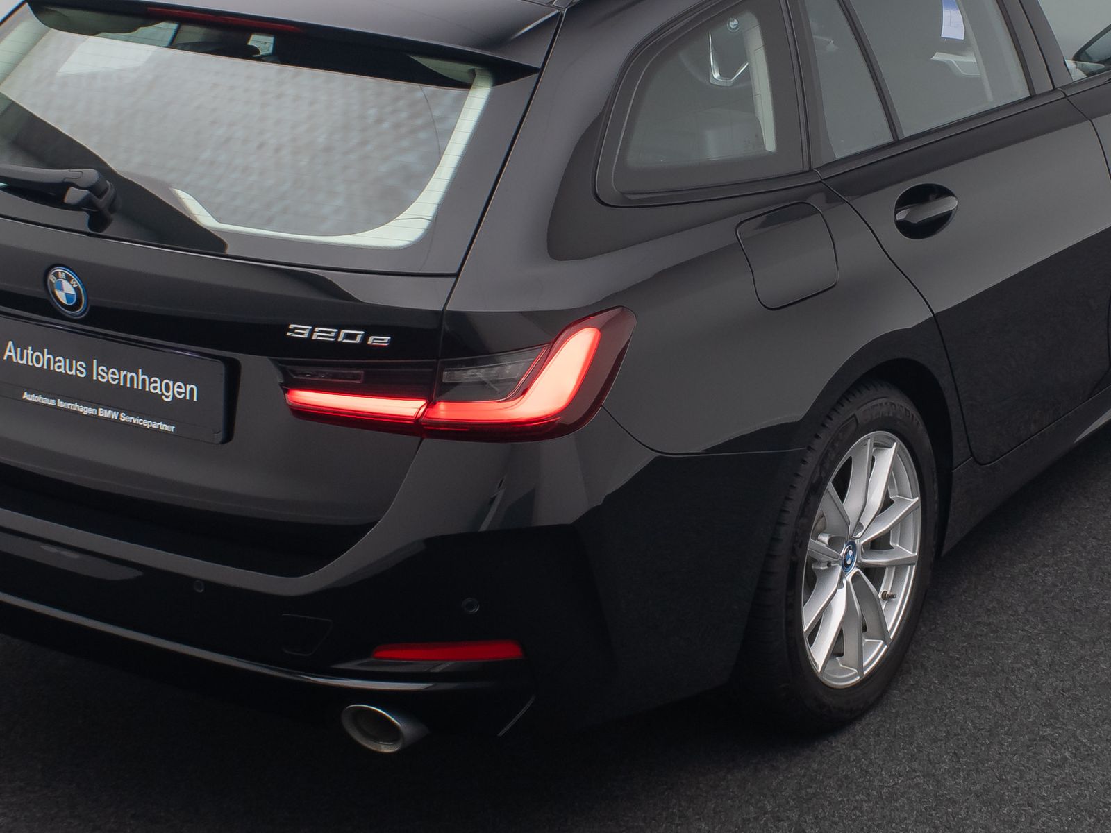 Fahrzeugabbildung BMW 320e Widscreen PDC CockpitPlus DAB Geschwindig