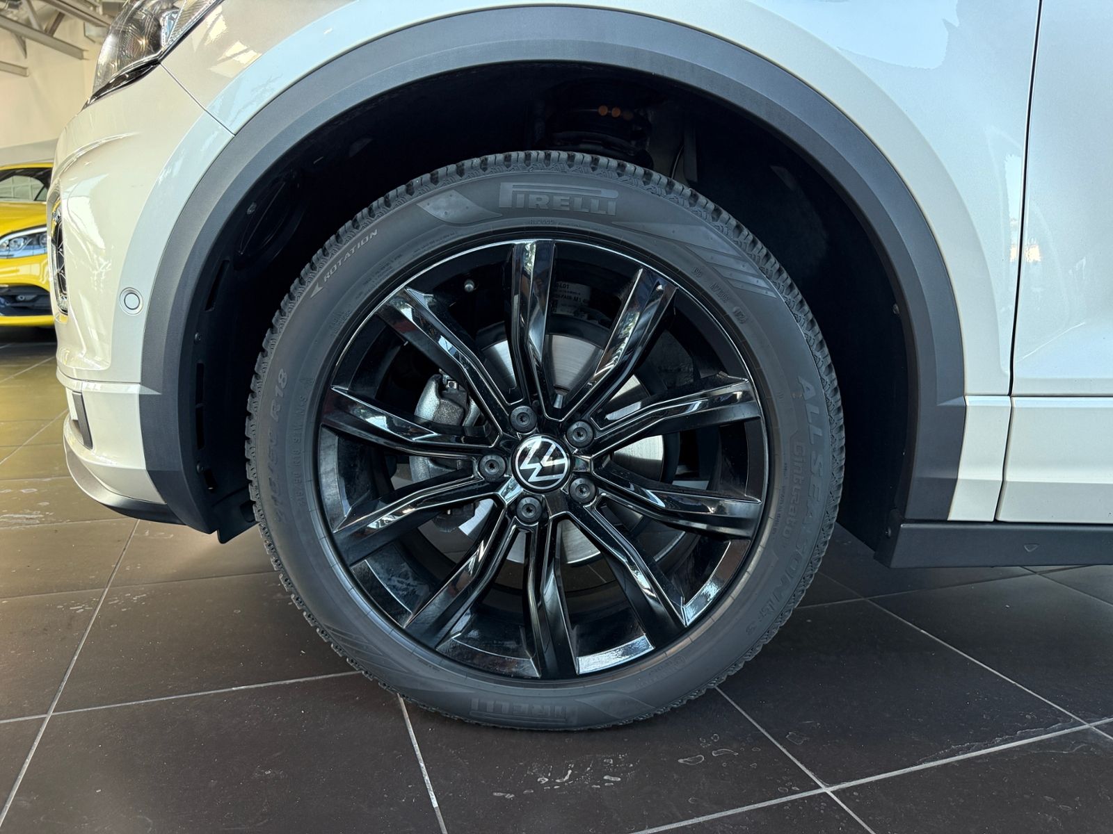 Fahrzeugabbildung Volkswagen T-Roc Cabriolet R-Line AHK ACC LED BEATS