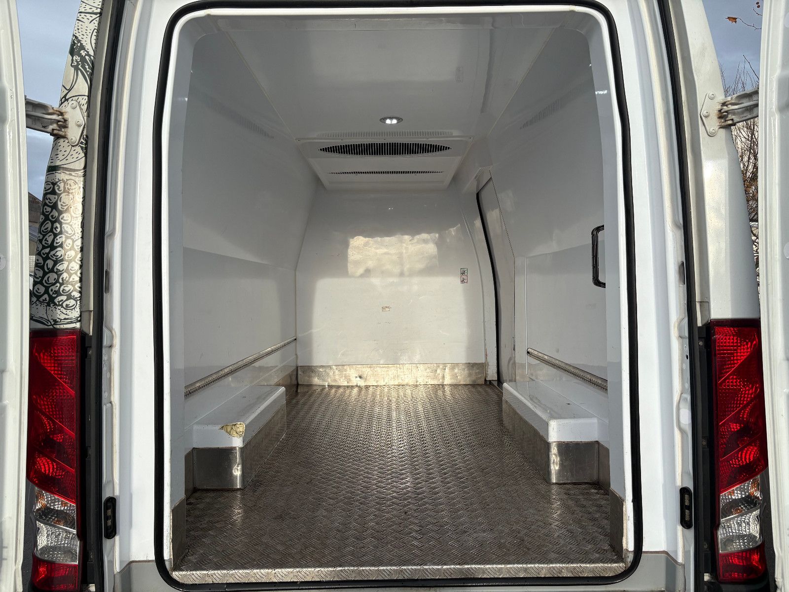 Fahrzeugabbildung Iveco Daily Kasten HKa 35 S ... V Radstand 3520 L/3-SI