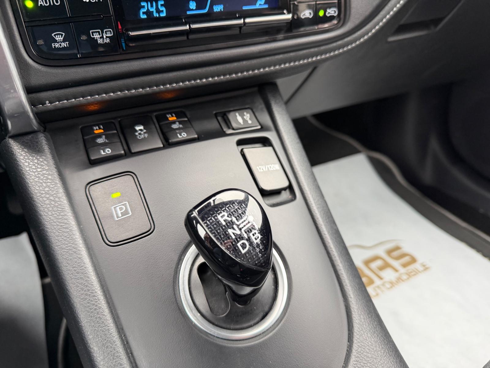 Toyota Auris 1.8 Hybrid Team D*AUTOMATIK*KAM*ALCANTARA*