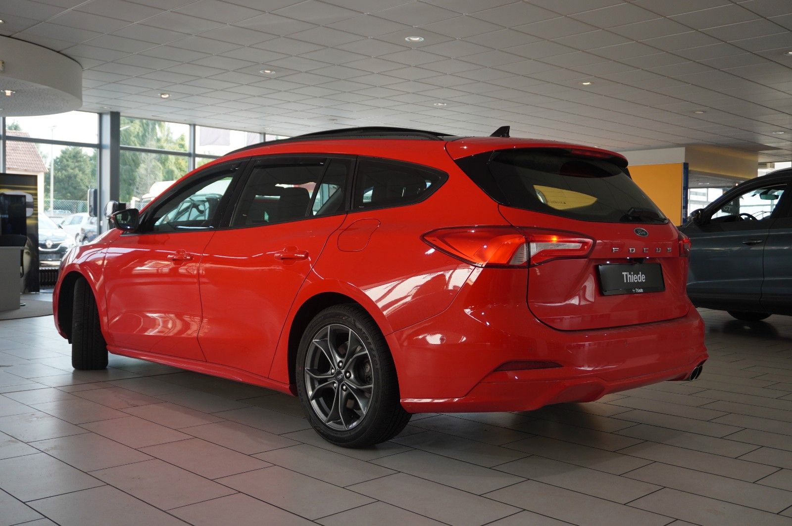 Fahrzeugabbildung Ford Focus 1,0 ST LINE SPORT NAVI/LED/KAMERA/PANO./SH