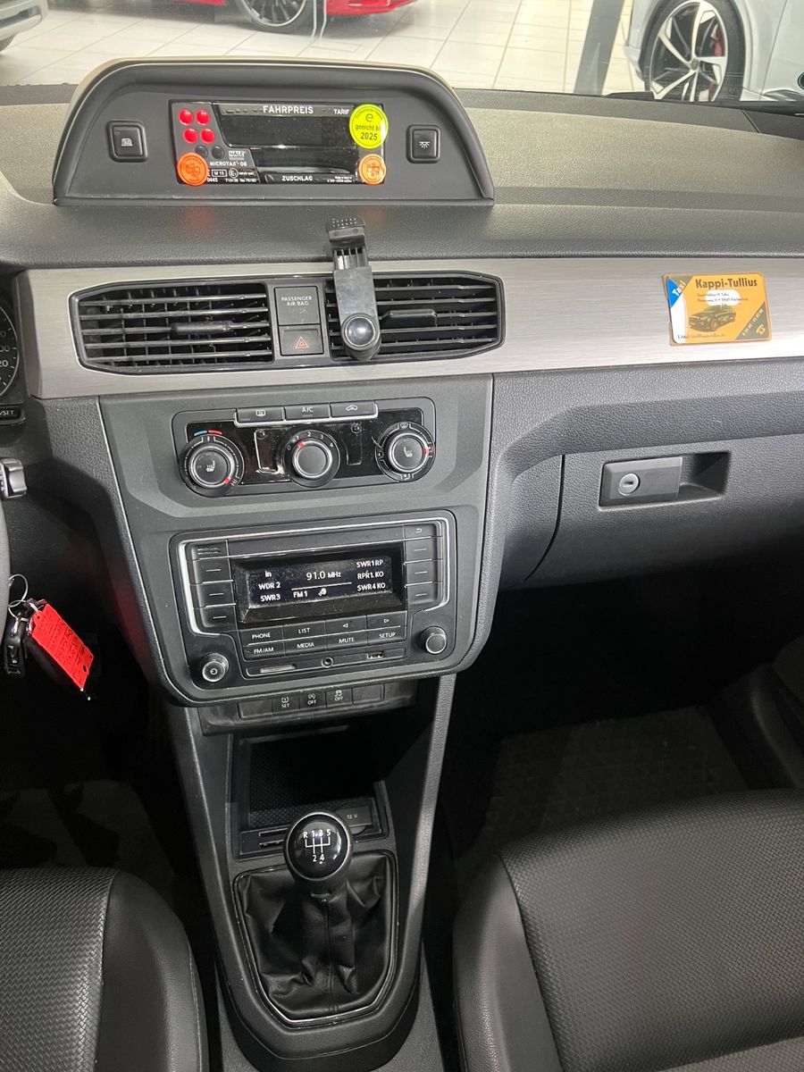 Fahrzeugabbildung Volkswagen Caddy PKW Maxi *MOTOR BEI VW NEU 100.000KM*
