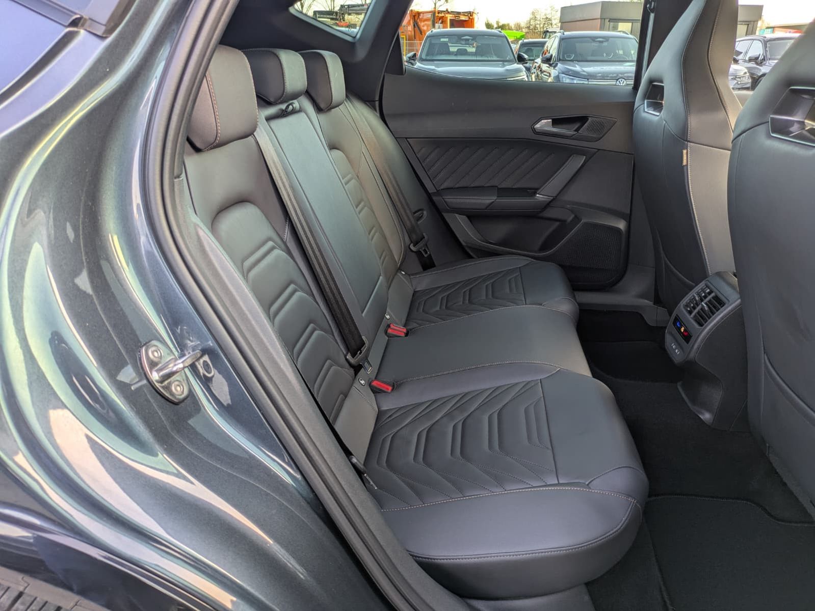 Fahrzeugabbildung CUPRA Formentor 1.5 eTSI LEDER*MATRIX*SENNH*Int.Dr.-XL