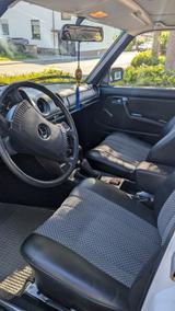 Mercedes-Benz W123 original 54.100 km. 94 PS, 200 Benziner - Mercedes-Benz 200 Oldtimer: Limousine