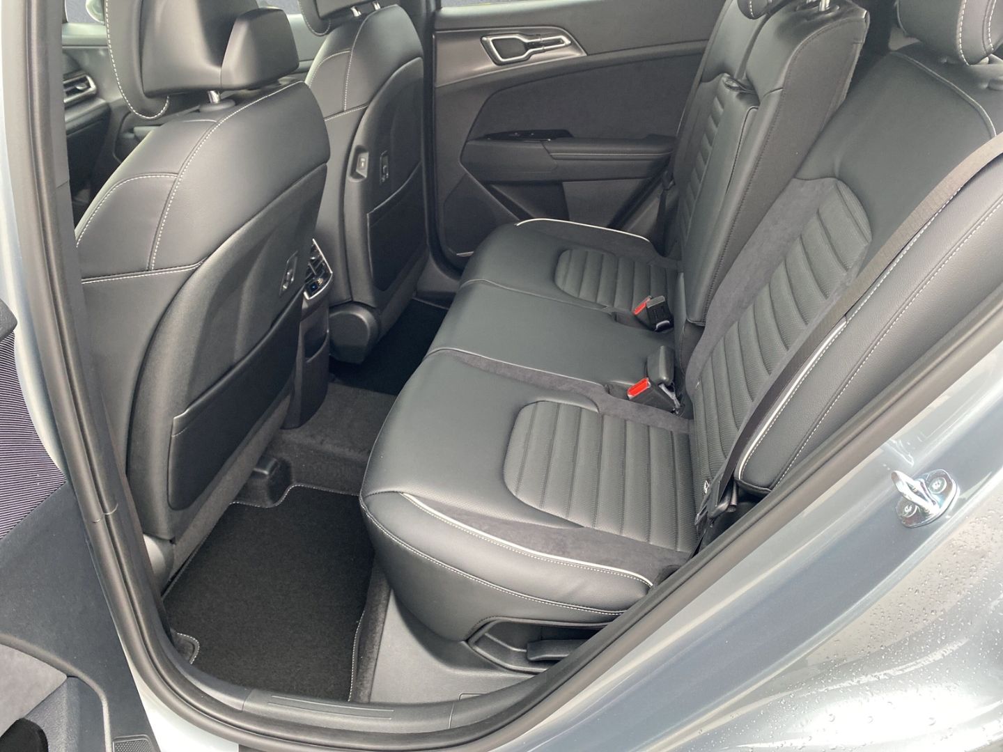 Fahrzeugabbildung Kia Sportage GT-LINE 4WD 1.6 T-GDI Mild-Hybrid *GLAS