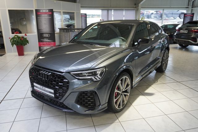 Audi - RSQ3