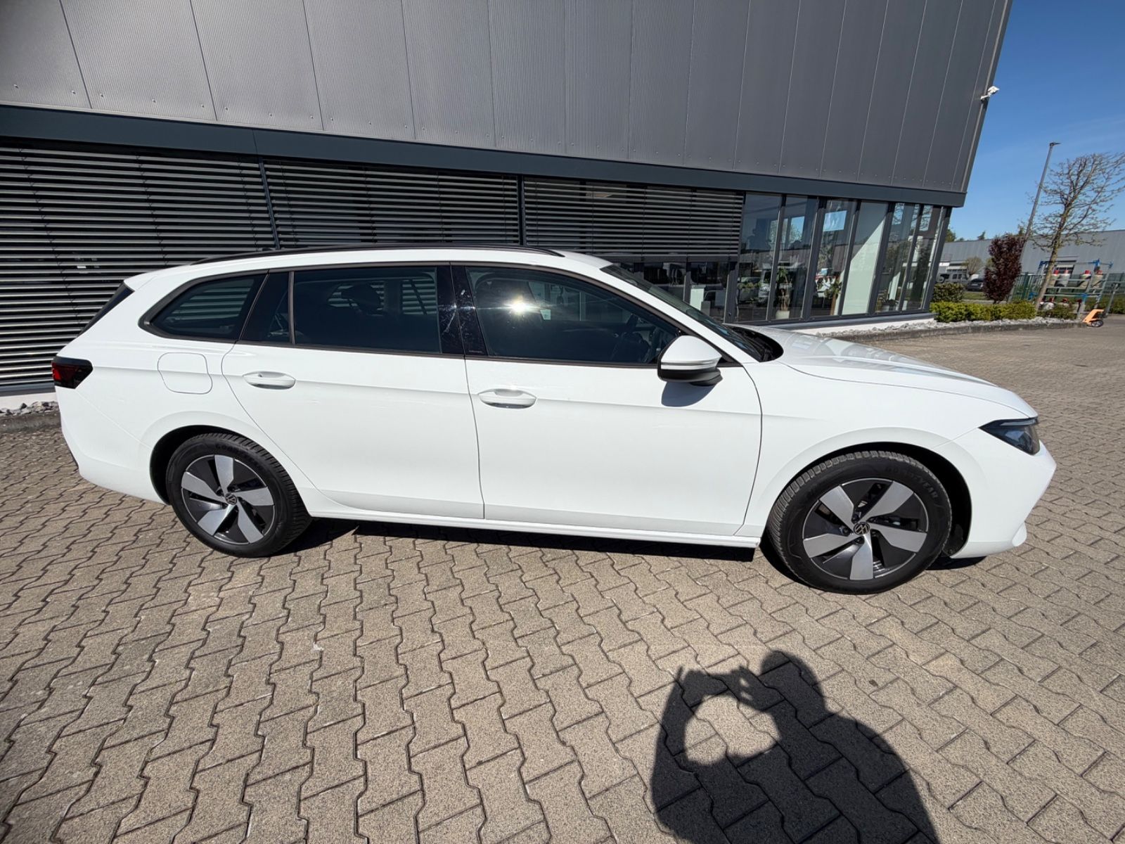 Fahrzeugabbildung Volkswagen Passat Variant 1.5 eTSI 110 kW