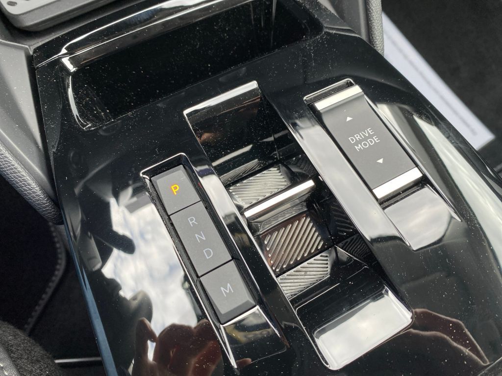 Fahrzeugabbildung Citroën C4 Benziner 130 Automatik MAX *Winter-Paket*