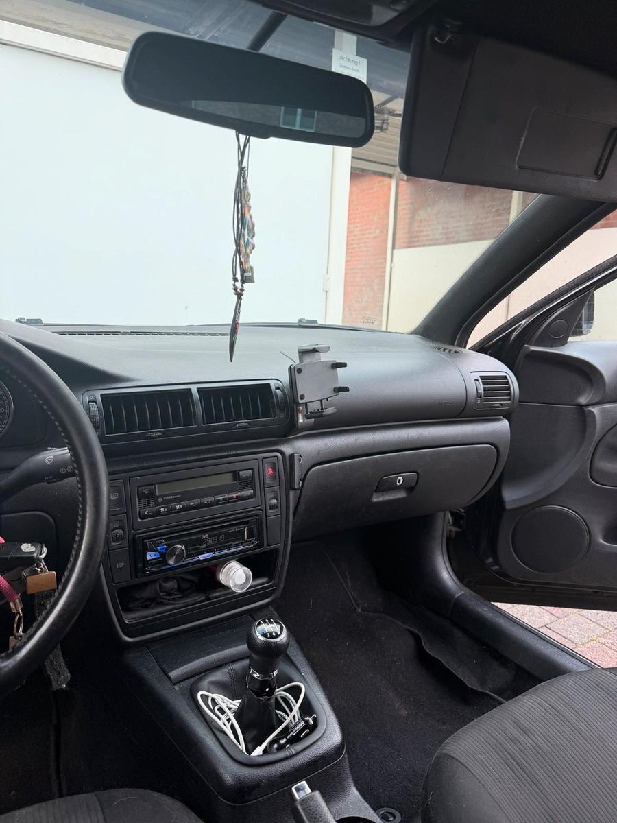 Volkswagen Passat 2004 — photo 12