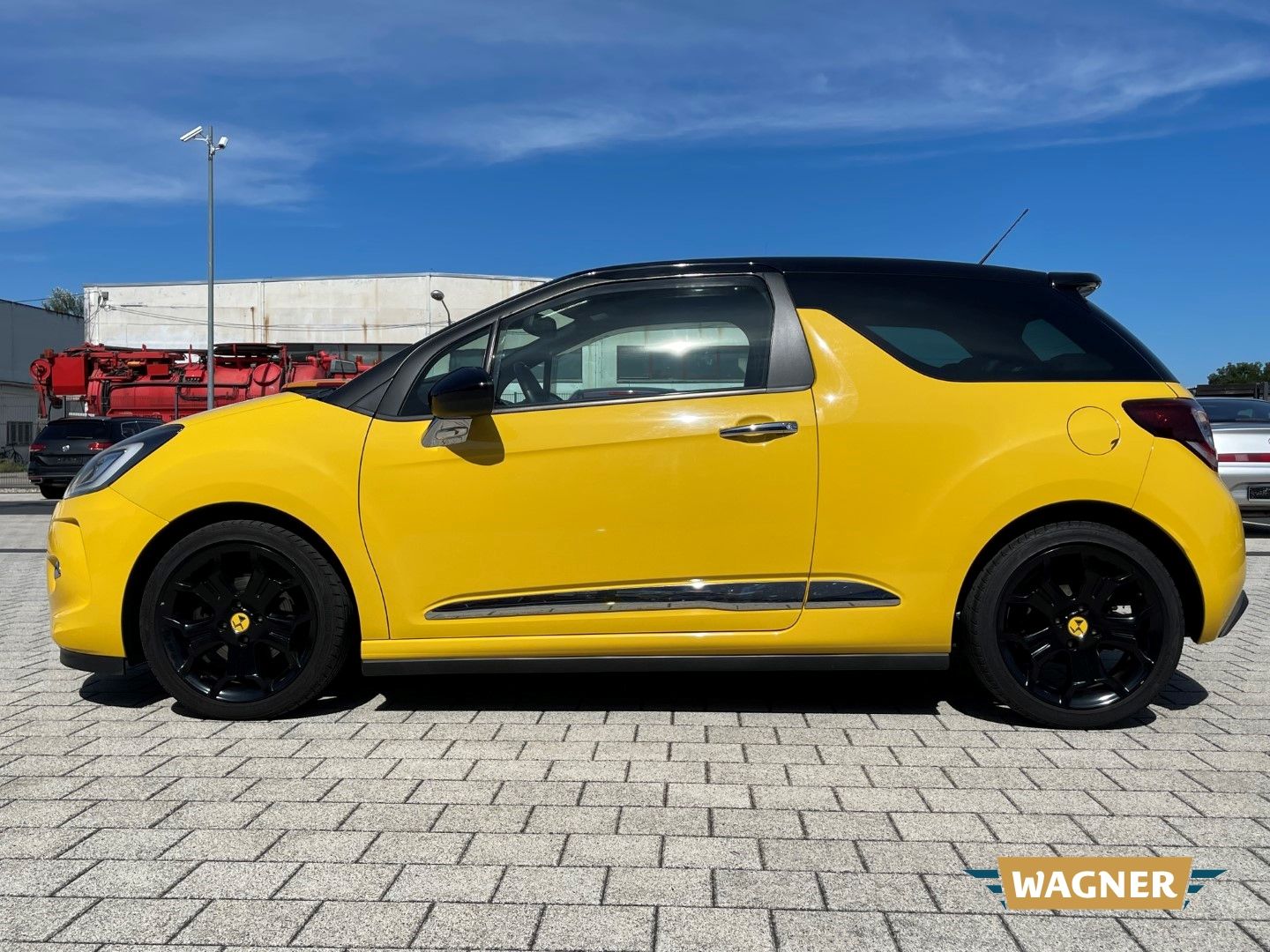 Fahrzeugabbildung Citroën DS3 SportChic Klimaautomatik Bi-Xenon Sportsitze