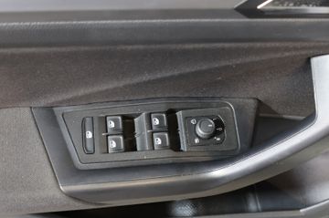 Volkswagen T-Roc 1.5 TSI Life AID+CARPLAY+LED+AHK