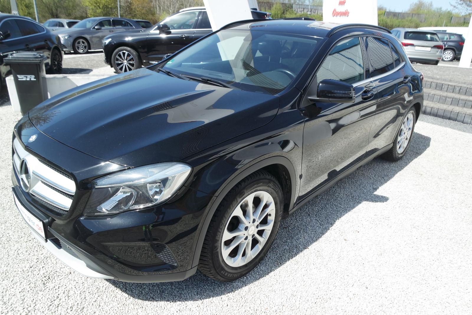 Mercedes-Benz GLA GLA 200 1.Hand AHK