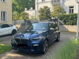 BMW X5 M50d, Voll - blaue BMW X5 M50