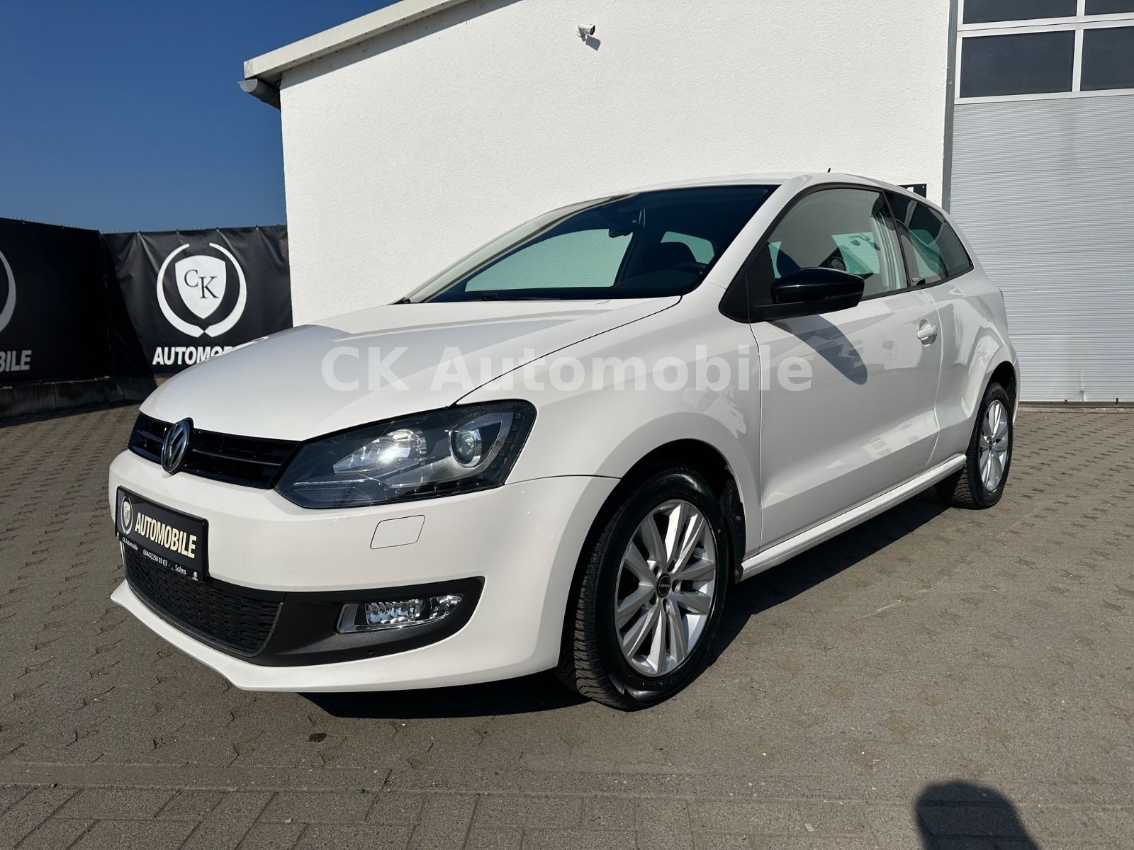 Fahrzeugabbildung Volkswagen Polo V Style 1.2 TSI/Klima/Bi-Xenon/Tempomat/PDC