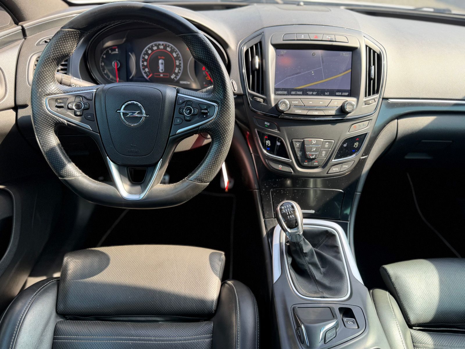 OPEL Insignia A Sports Tourer OPC-Line NAVI/PDC/PANO – Foto 16
