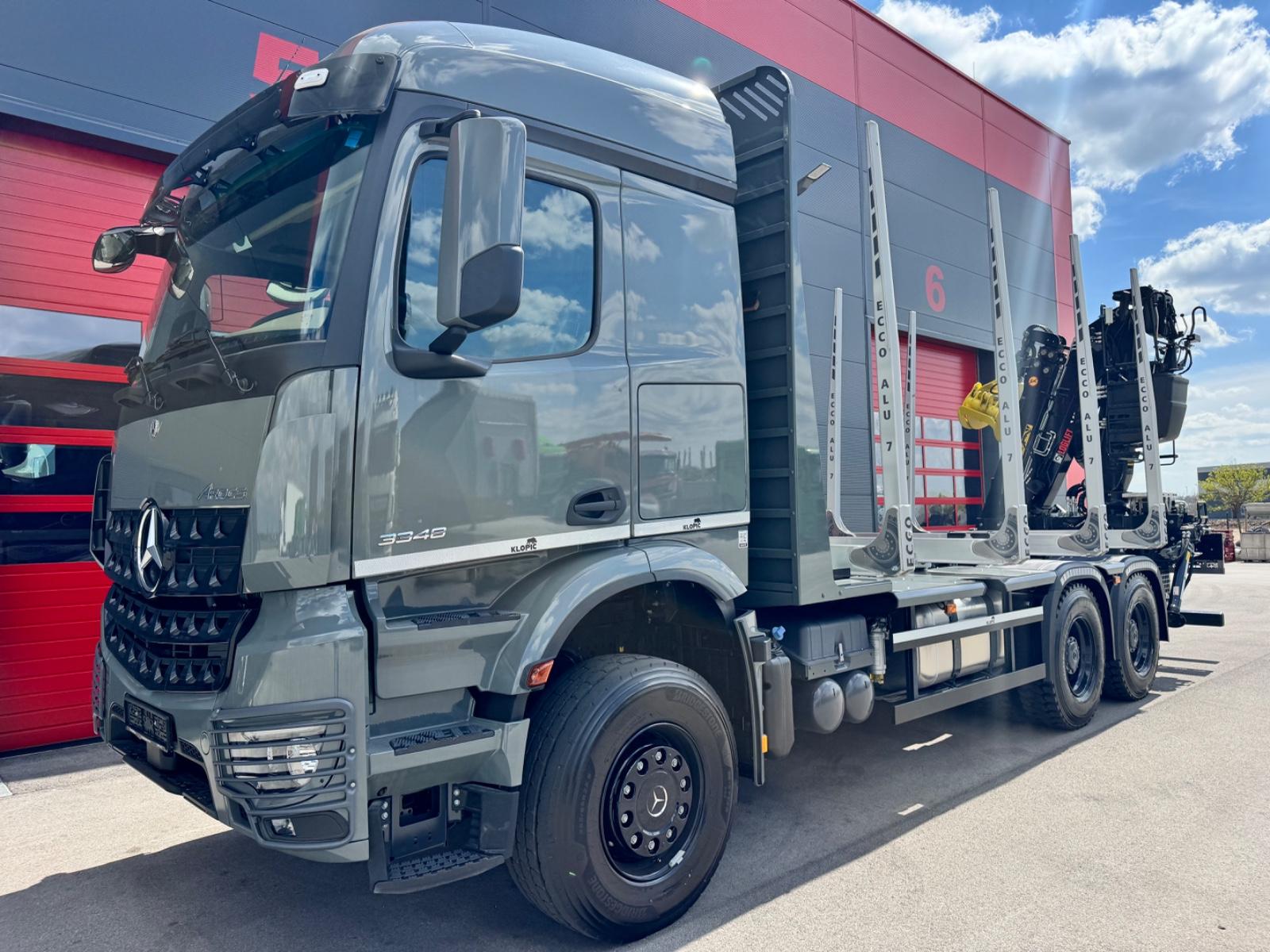 Mercedes-Benz Arocs 3348