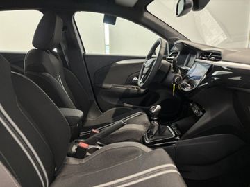 Fotografie 6 des Opel Corsa 1.2 Direct Injection Turbo GS