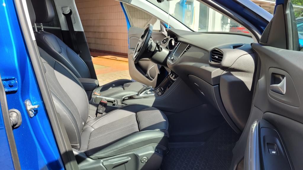 Autohaus Zimpel -  Opel Grandland X 1.6T PHEV 300PS Allrad+Navi+Sitzhzg. - Bild 7 Autohaus Zimpel -  Opel Grandland X 1.6T PHEV 300PS Allrad+Navi+Sitzhzg. - Bild 7