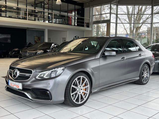 Mercedes-Benz E 63 AMG S 4Matic*Keramic*Carbon*Massage* Pano