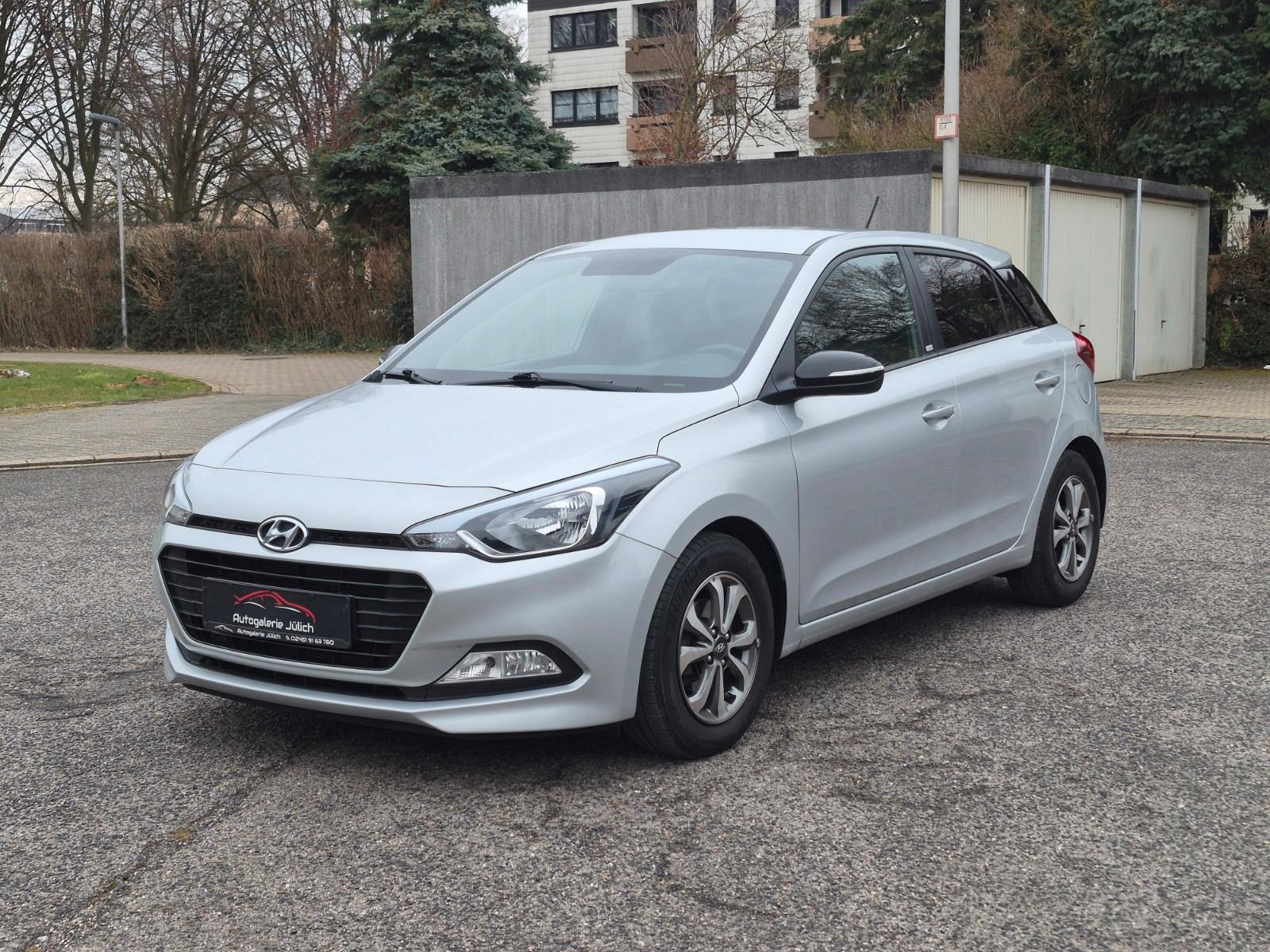 Hyundai i20 Passion*wenig km*Klima*8-Fach Bereifung