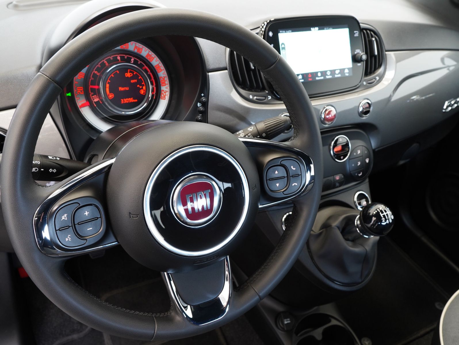 Fahrzeugabbildung Fiat 500 1.0 Mild Hybrid Lounge PDC/NAVI