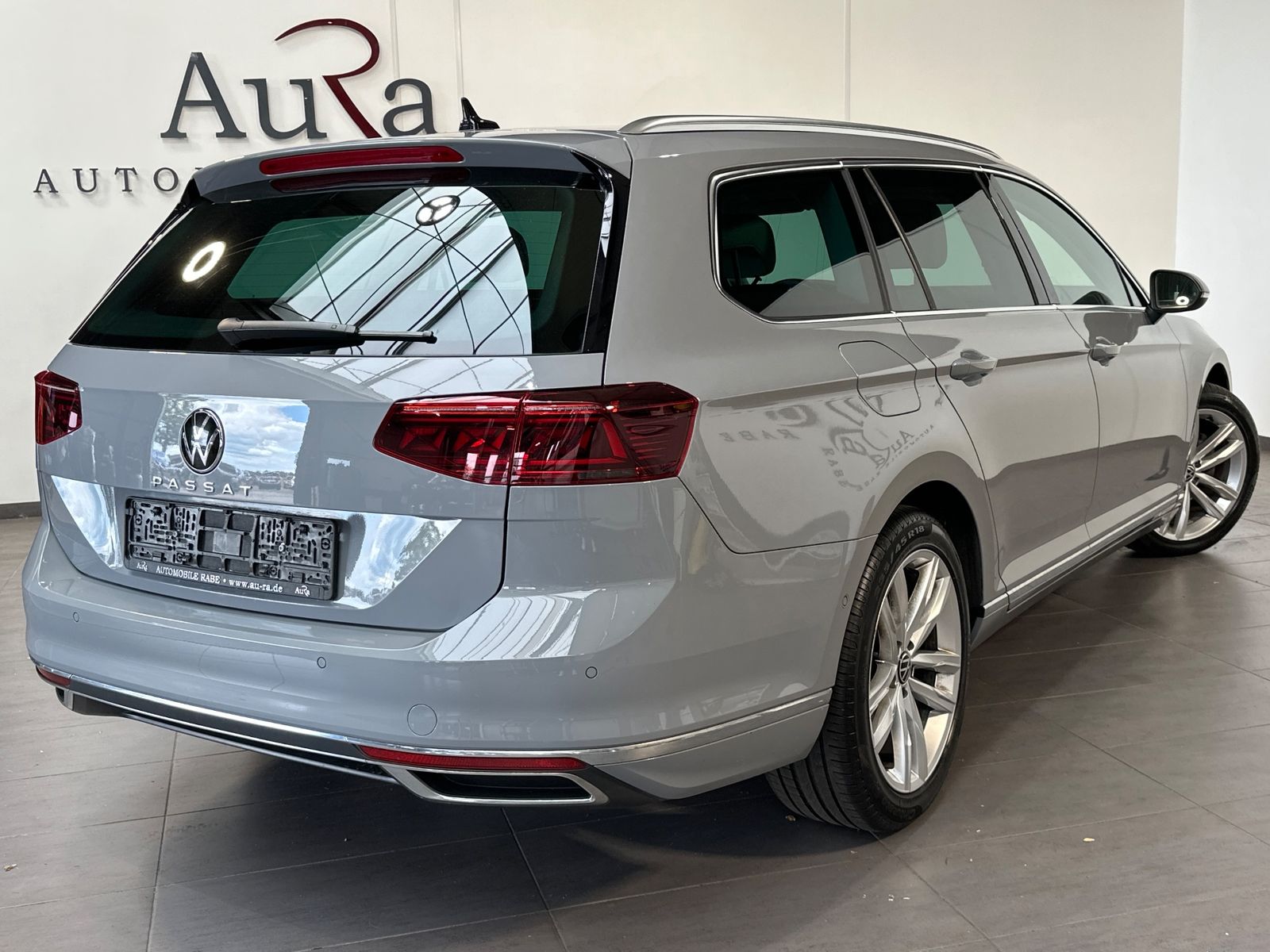 Fahrzeugabbildung Volkswagen Passat Variant Elegance NAV+LED+AHK+ACC+HUD+18ZO