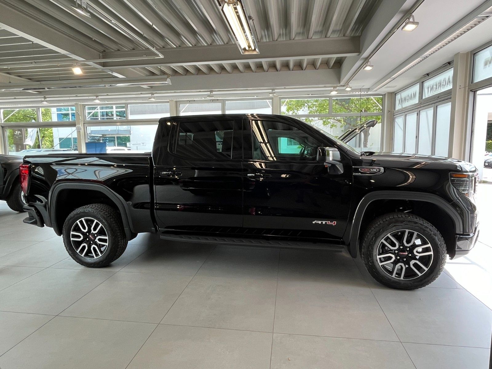Fahrzeugabbildung GMC Sierra 1500 AT4 6.2*360°*AHK*HeadUp*