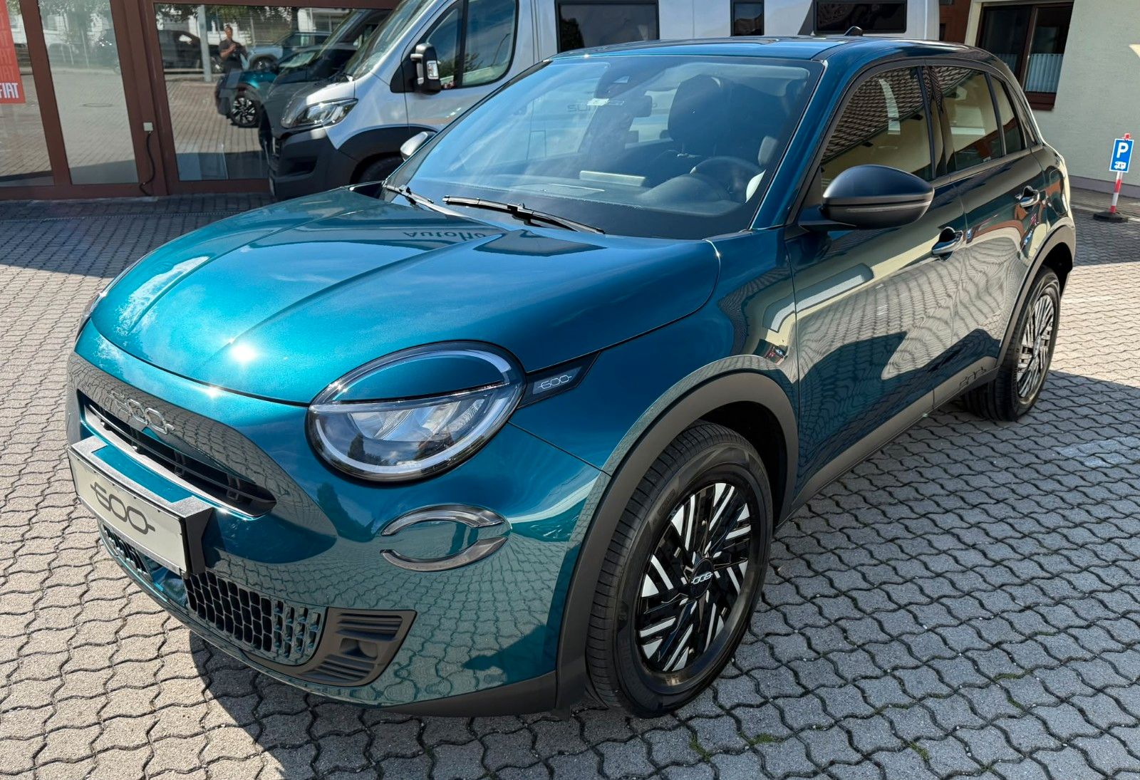 Fiat 600 Hybrid 125-Jahre-Edition imagem 2