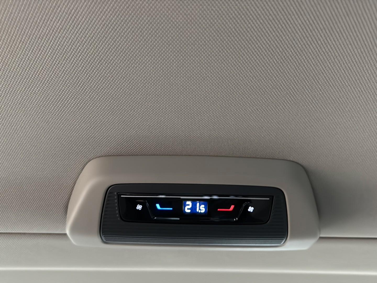 Volkswagen T7 Multivan Edition ACC Navi RFK IQ-LED 3-ZK, миниатюра 27