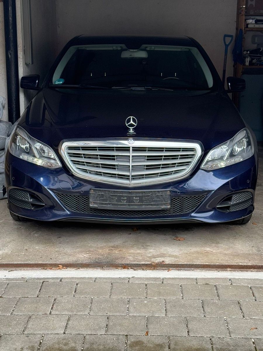 MERCEDES-BENZ Mersedec E klasse 220