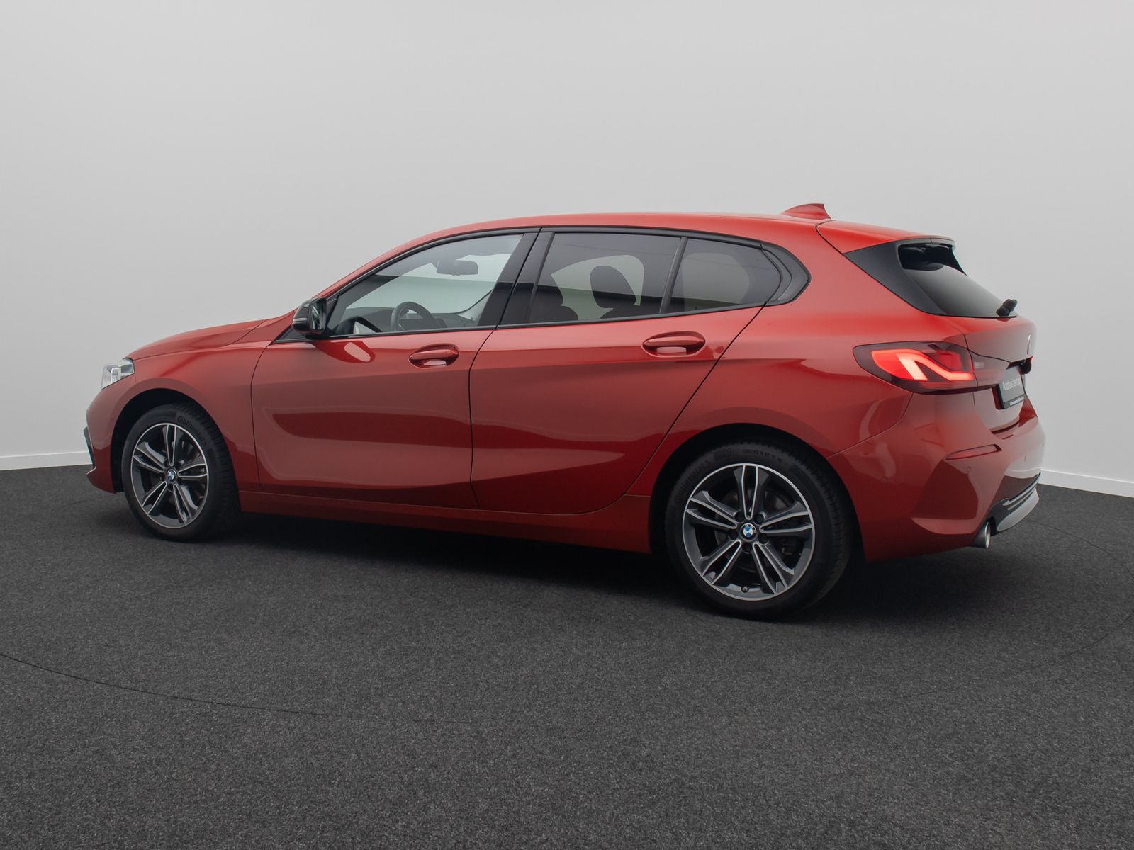 Fahrzeugabbildung BMW 118d SportLine Kamera HUD DAB H/K Stop&Go Komfor