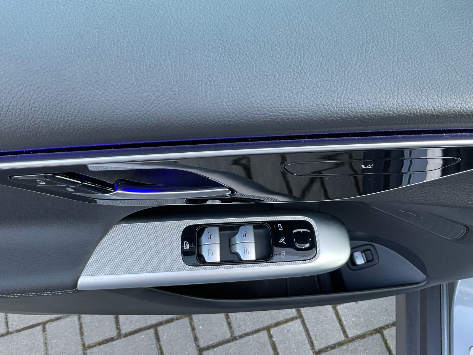 Fahrzeugabbildung Mercedes-Benz GLC 220 d 4M,AHK,Kamera,Leder,CarPlay