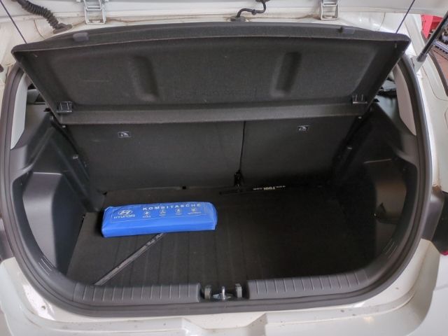 Fahrzeugabbildung Hyundai i20 FL (MY25) 1.0 T-GDI (100 PS) 6-MT 2WD Select