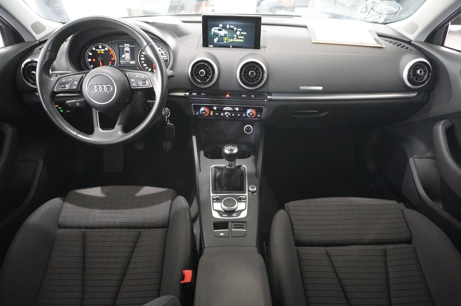 Fahrzeugabbildung Audi A3 Sportback 1.4 TFSI SPORT NAVI/SH/BI-XENON/PDC