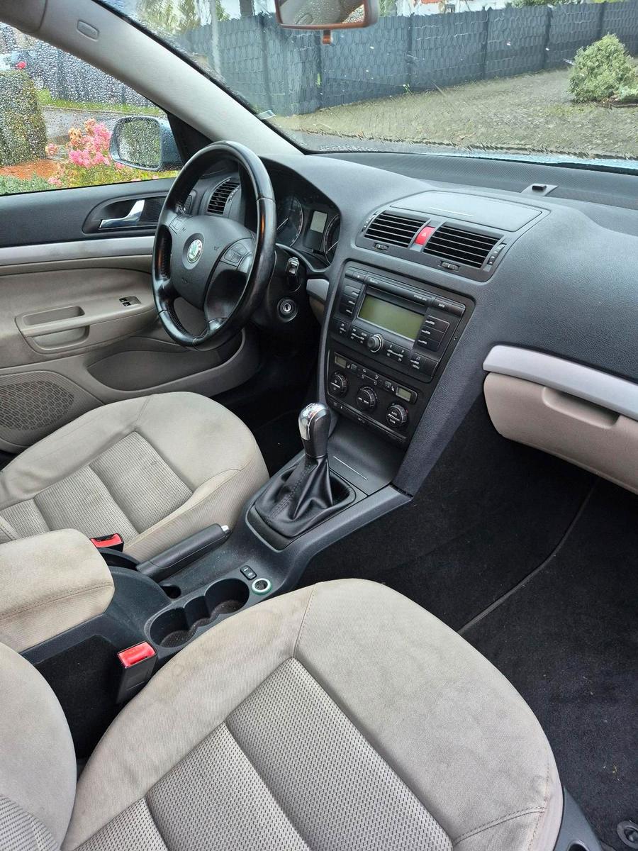 Skoda Octavia 2005 — interior