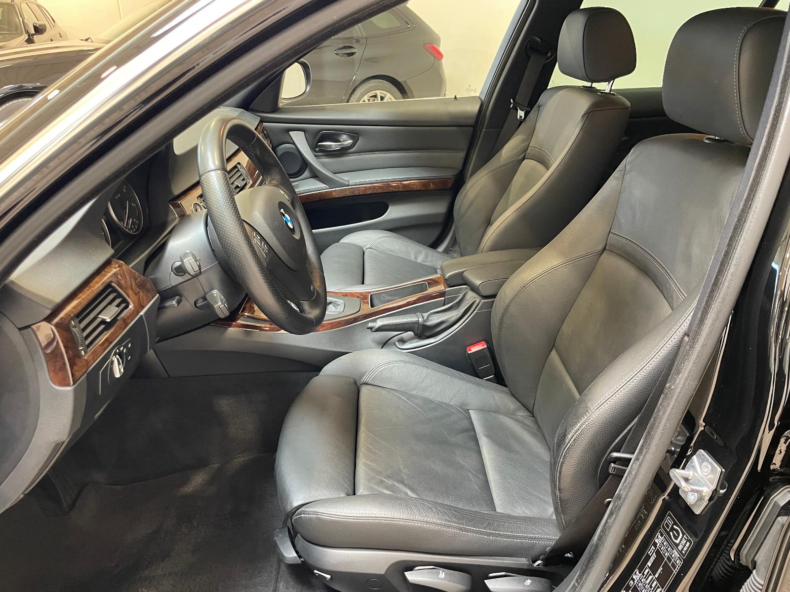 BMW 320 2009 — photo 12