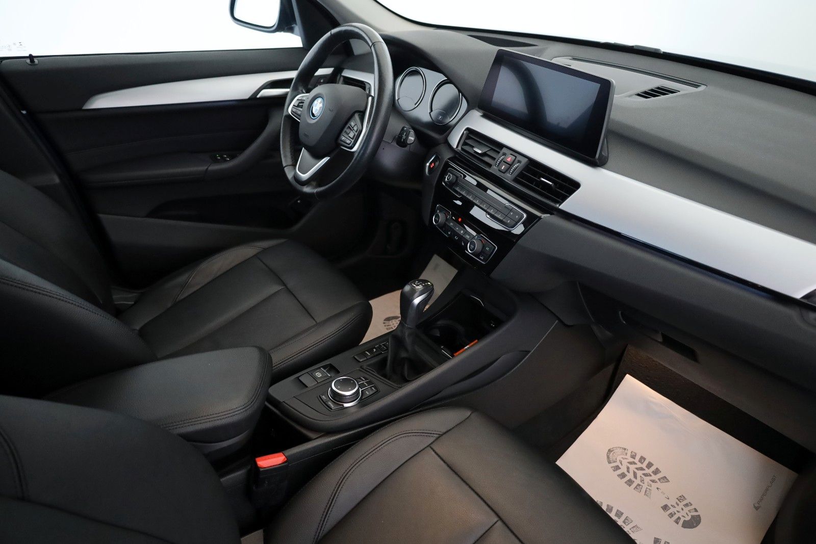 Fahrzeugabbildung BMW X1 xDrive 25 e Advantage,Leder,Navi,Pano,HUD,AHK