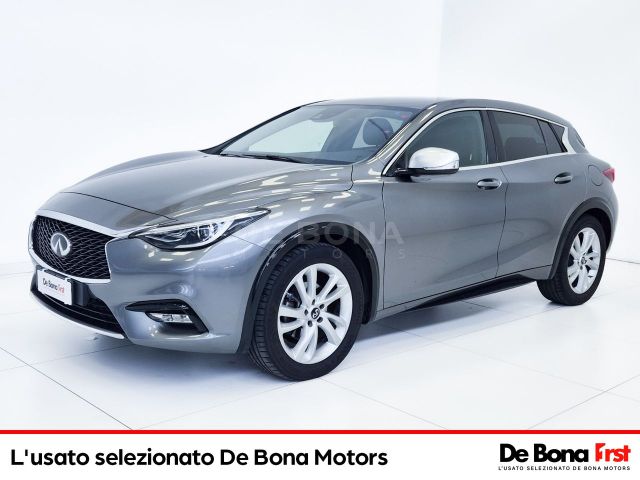 INFINITI Q30
