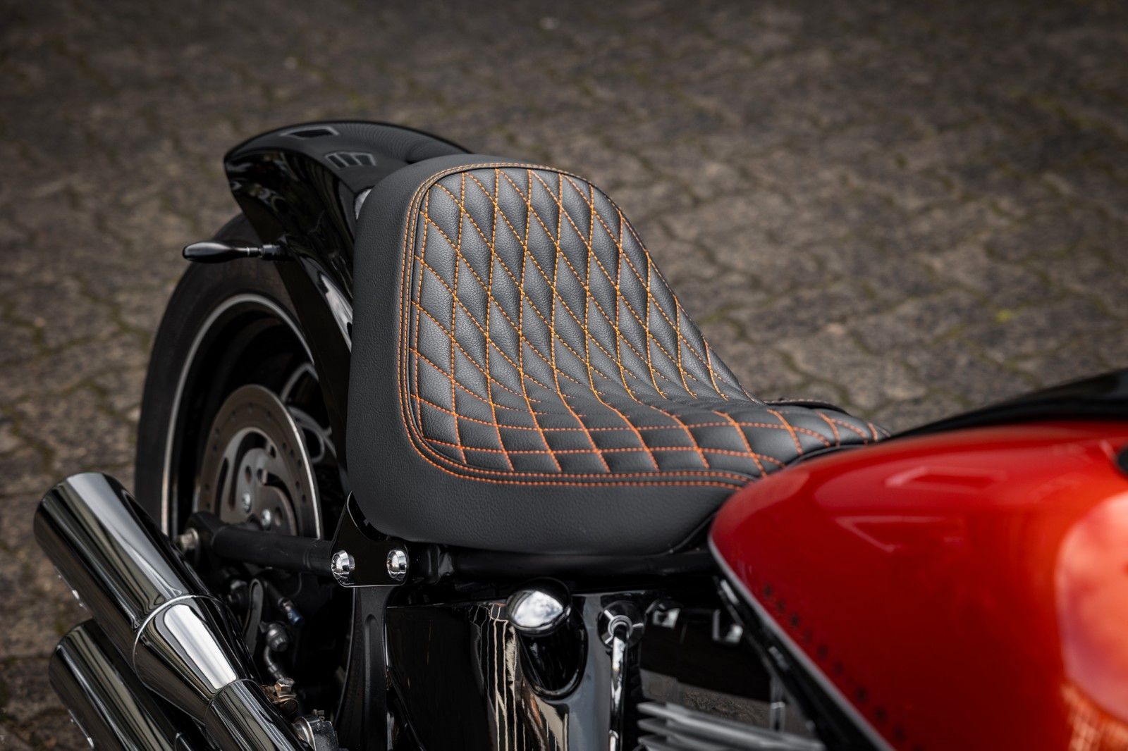 Fahrzeugabbildung Harley-Davidson FXS Softail Blackline - Jekill&Hyde-Custom Umbau